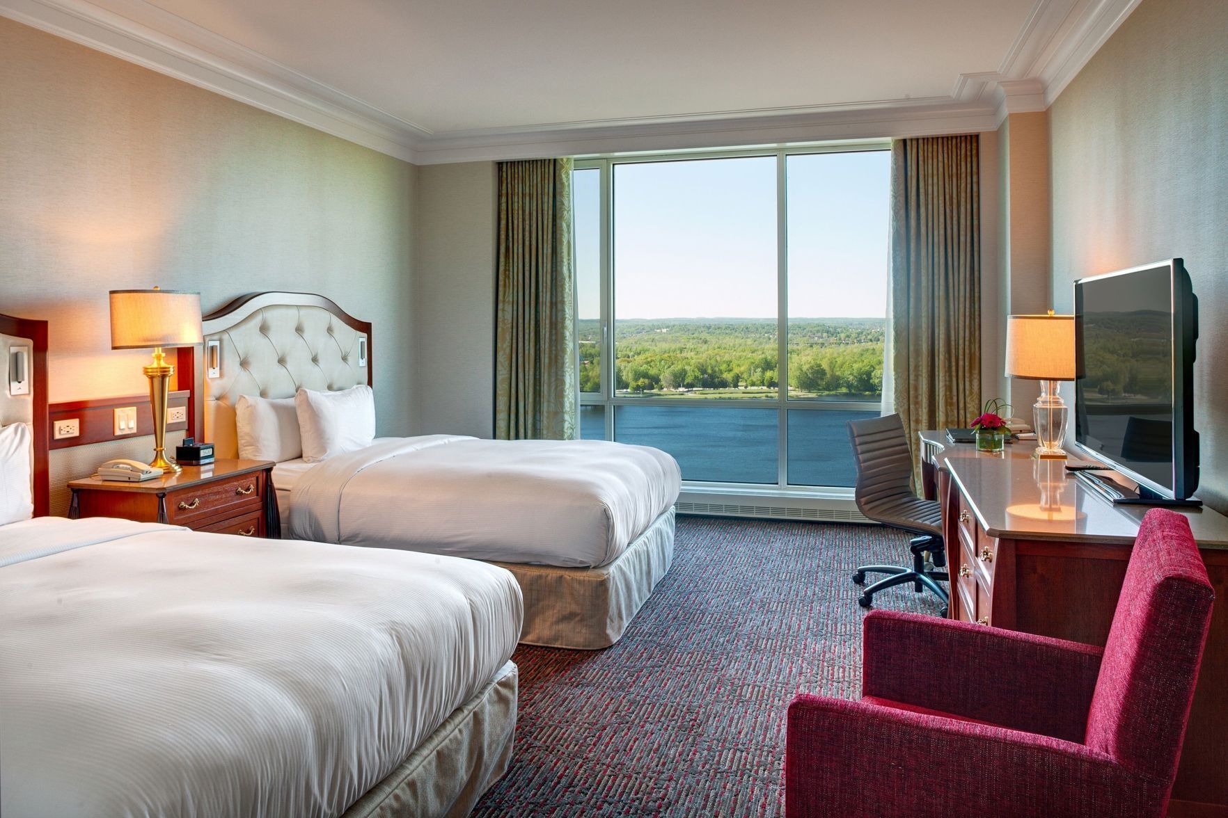 Premium bedding, minibar, in-room safe, desk