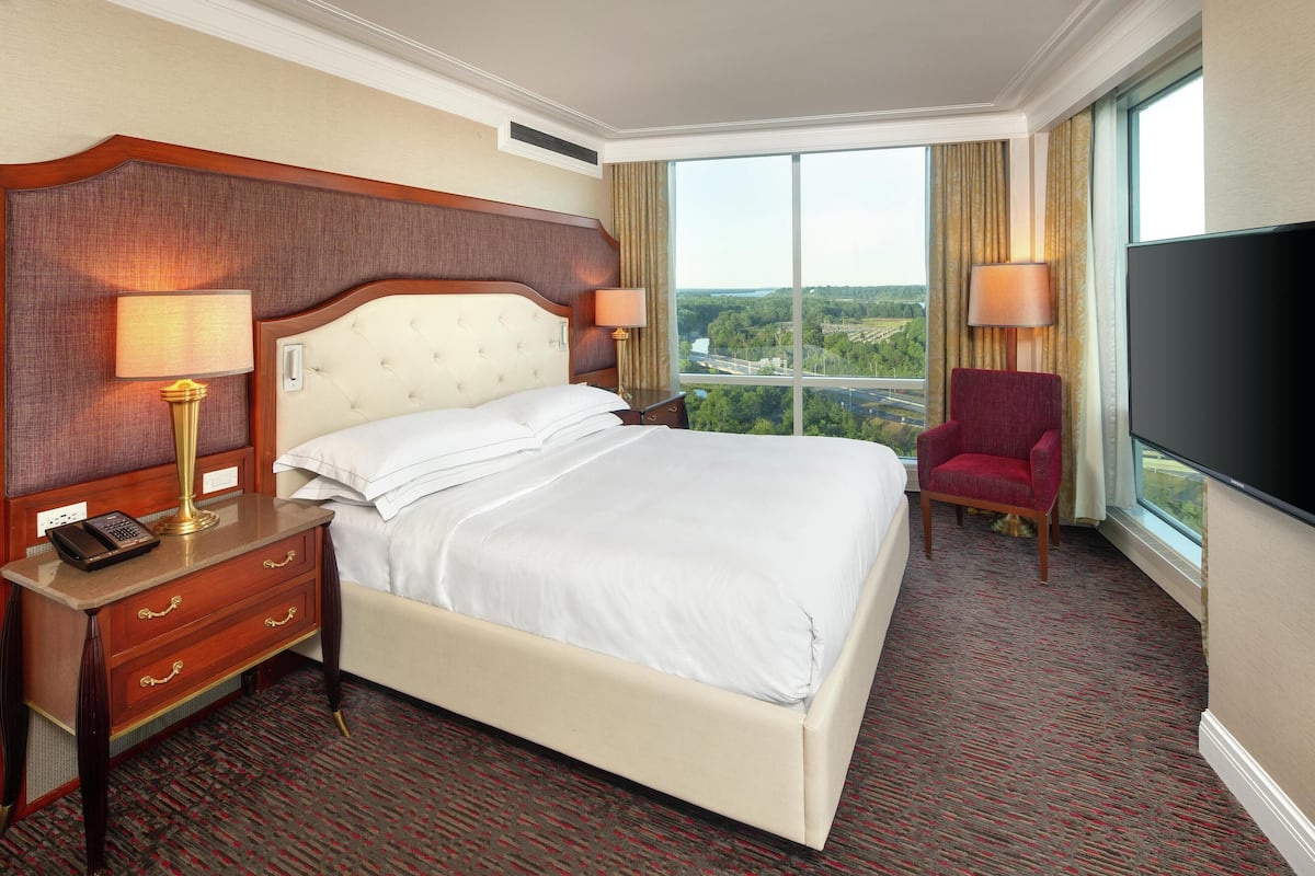 Suite mit 1 Schlafzimmer, 1 King-Bett, Nichtraucher | Hochwertige Bettwaren, Minibar, Zimmersafe, Schreibtisch