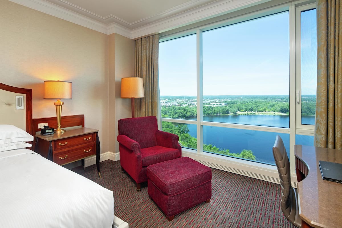 Klassik Zimmer, King-Bett | Hochwertige Bettwaren, Minibar, Zimmersafe, Schreibtisch