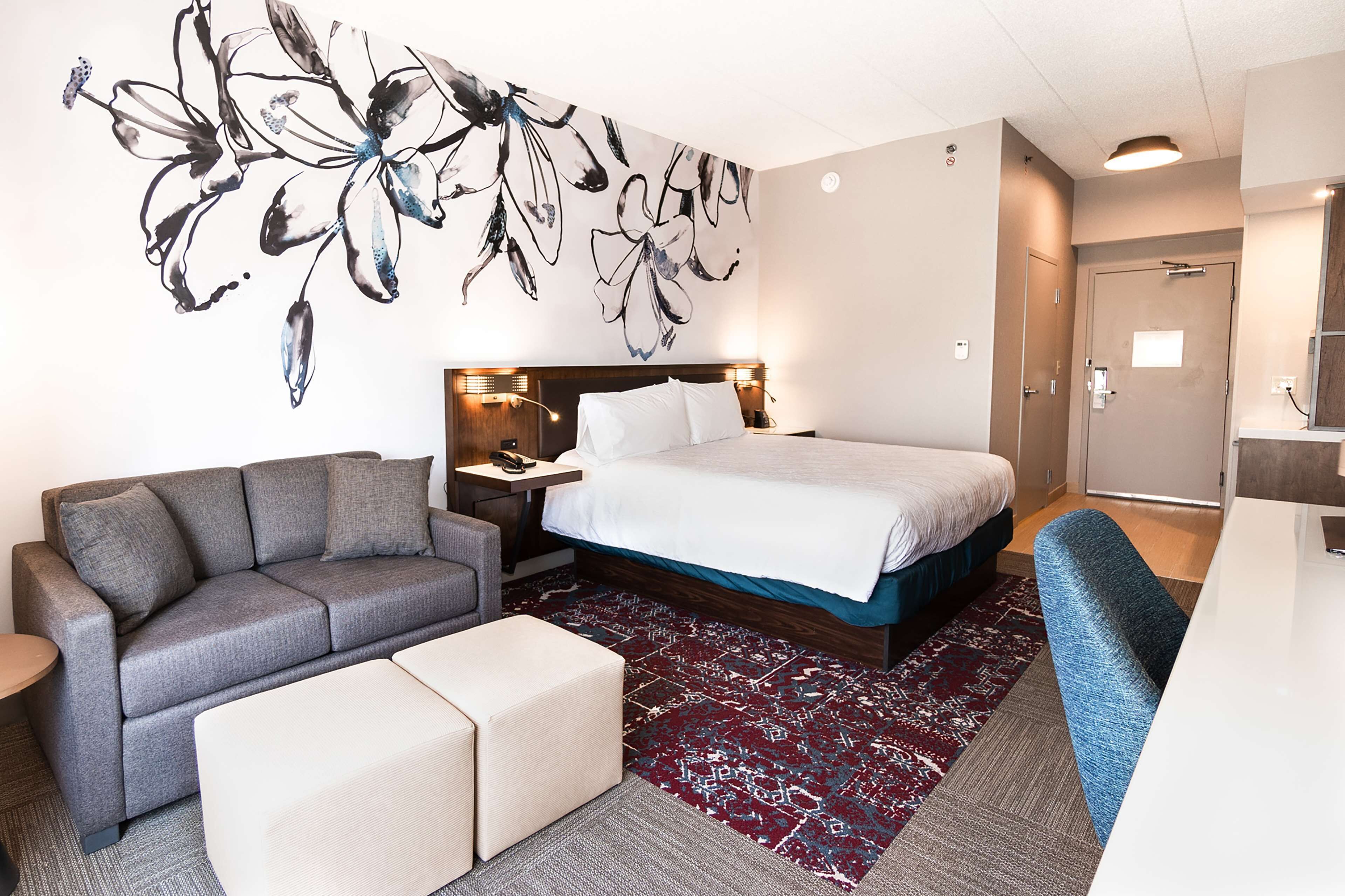 Room, 1 King Bed with Sofa bed | Living area | TV