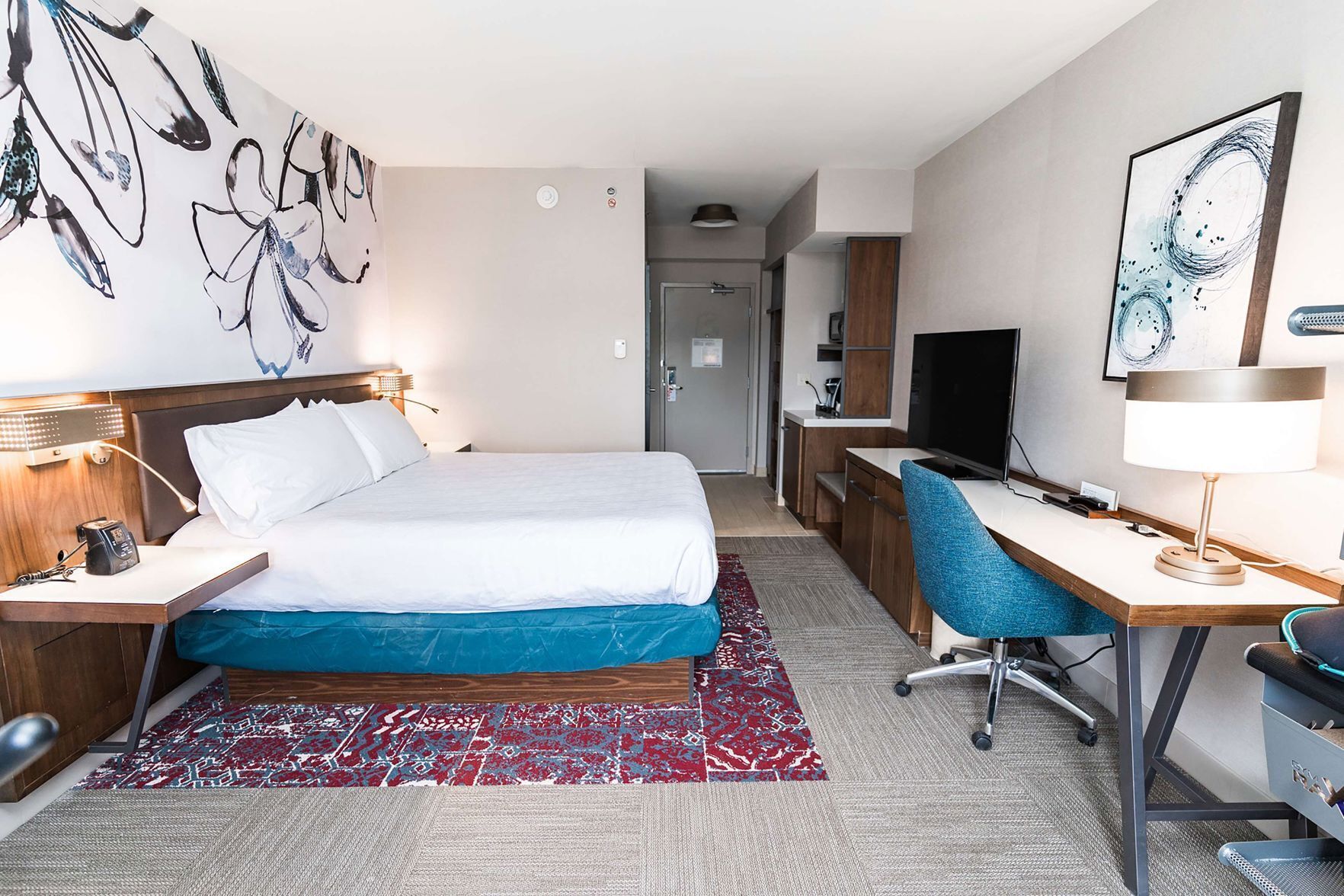 Premium bedding, pillowtop beds, in-room safe, desk