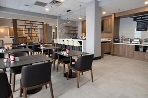 Breakfast and dinner served, international cuisine