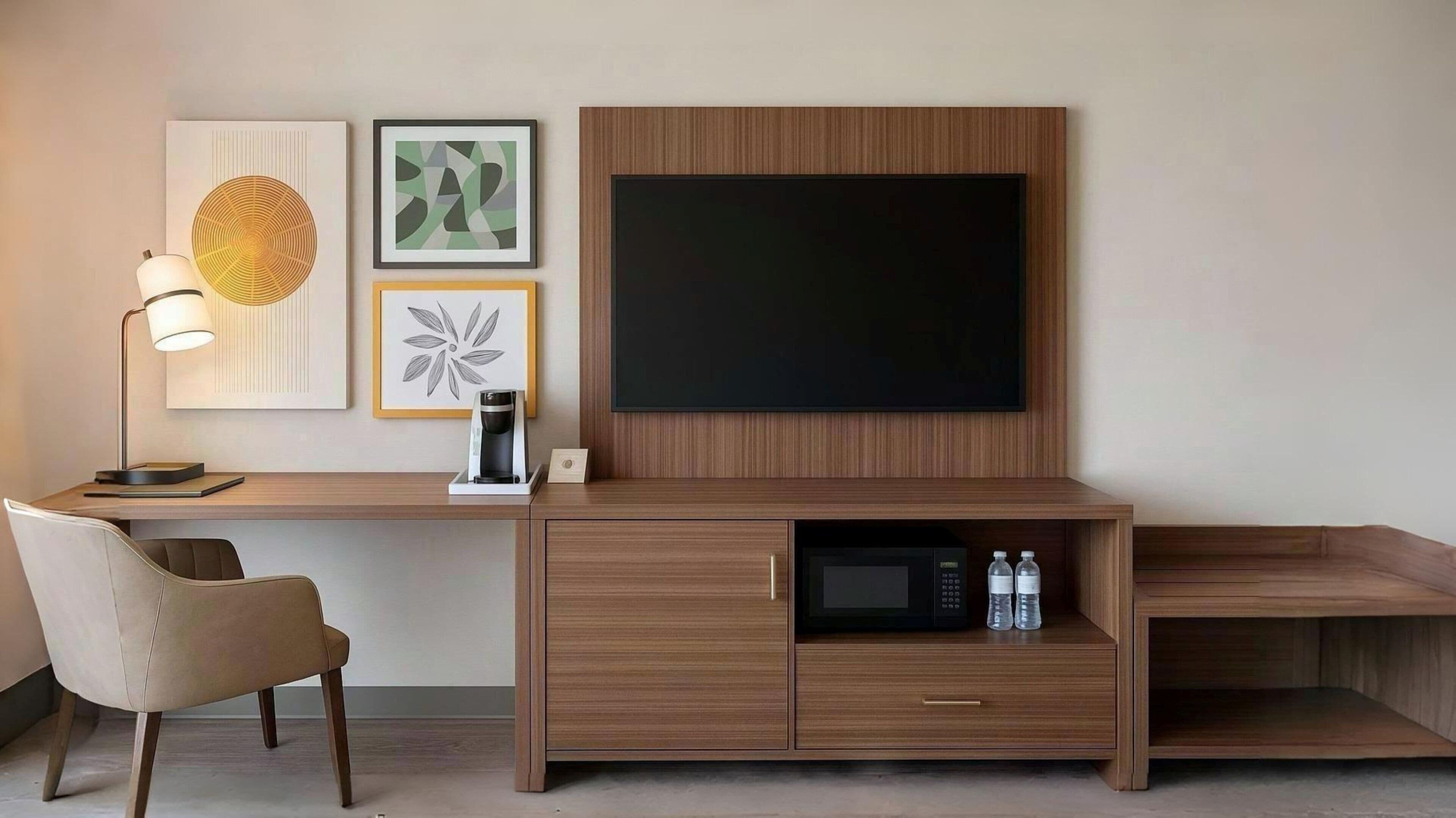 Zimmersafe, Schreibtisch, Bügeleisen/Bügelbrett, kostenlose Babybetten