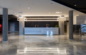 Mostrador para check-in y check-out