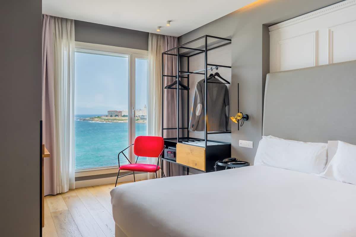 family room (2 adults + 2 children) | minibar, in-room safe, desk, blackout curtains