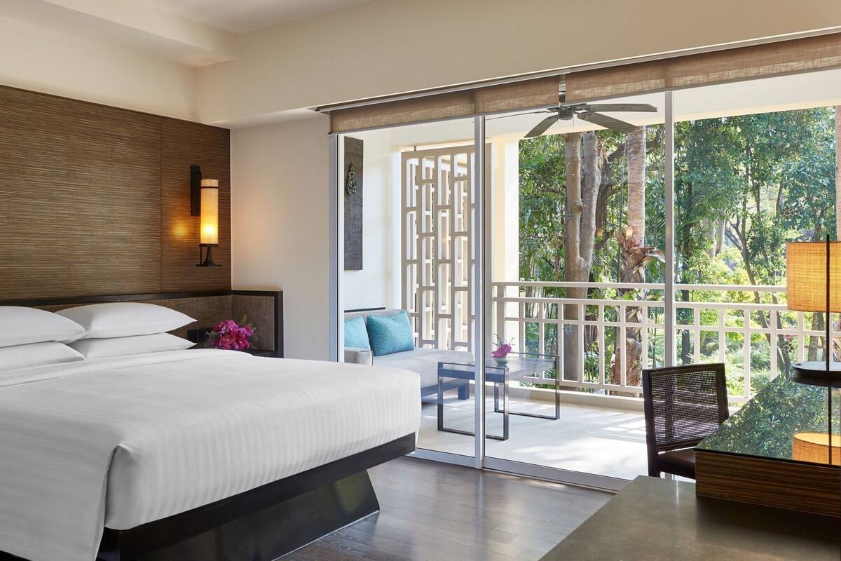 Literie de qualité supérieure, coffres-forts dans les chambres, bureau