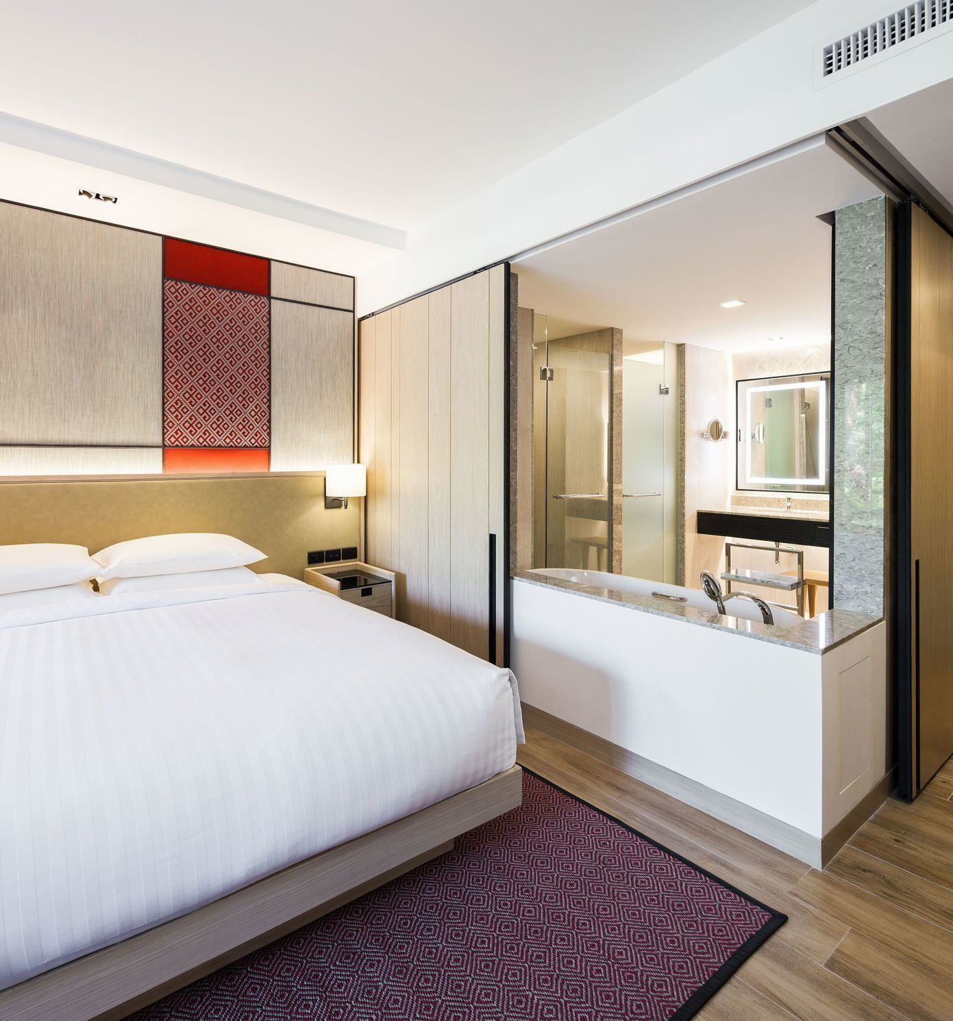 Literie de qualité supérieure, coffres-forts dans les chambres, bureau