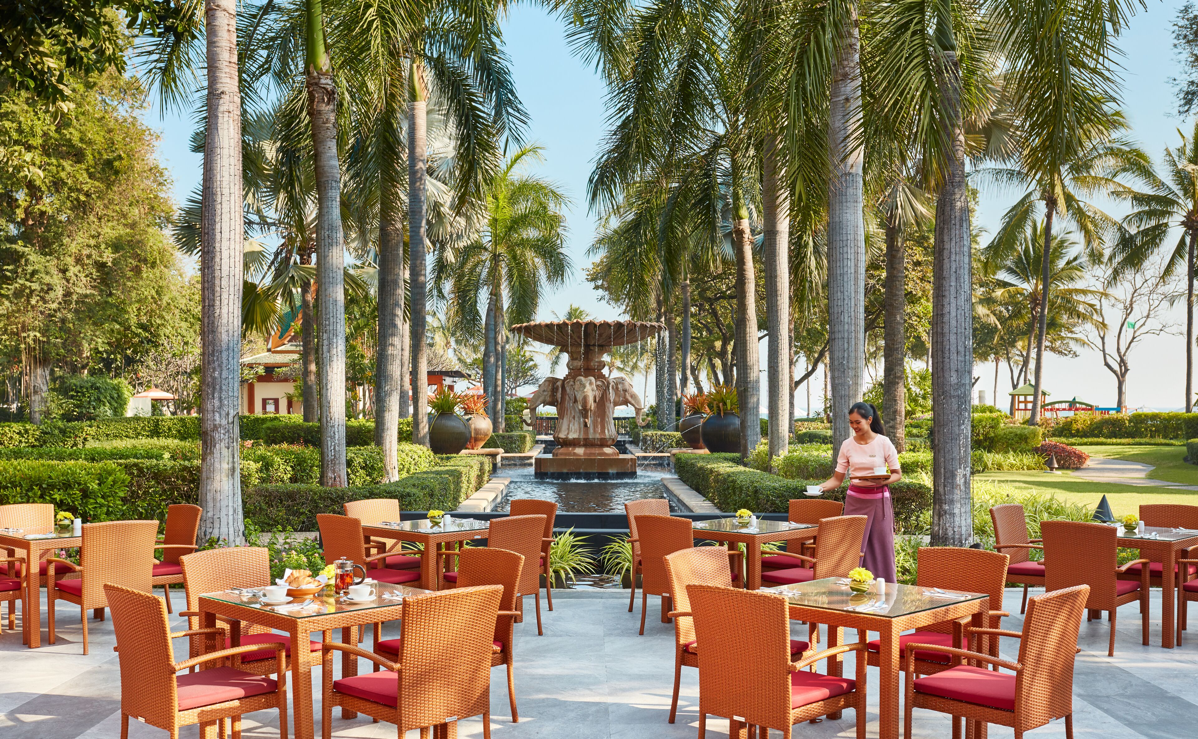 3 restaurants, breakfast, lunch, dinner served; italian cuisine