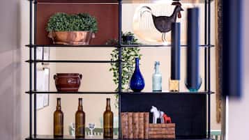 Frukost och middag serveras