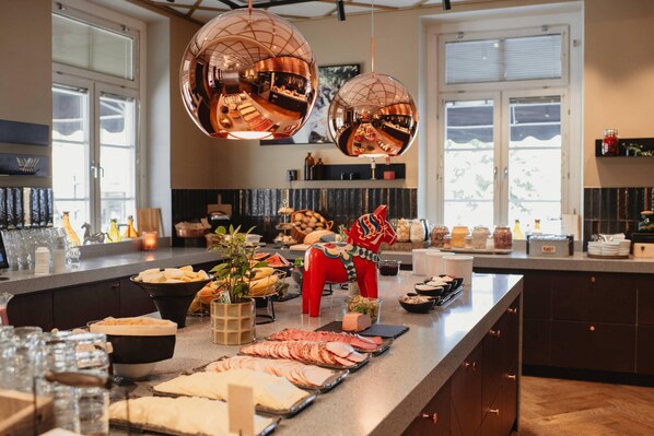 Free full breakfast - Home Hotel Bergmastaren (Falun)