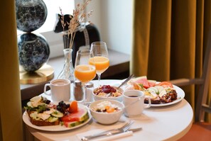 Free full breakfast 
