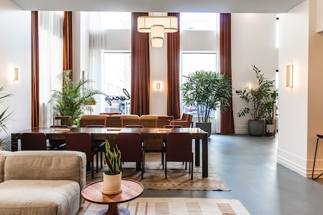 Lobby. Hu. Hotel