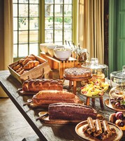 Desayuno buffet diario (EUR 37 por persona)