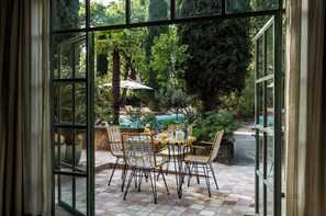 Junior-Suite, Terrasse, Poolblick | Ausblick vom Zimmer