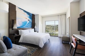 Egyptian cotton sheets, premium bedding, in-room safe, desk - San Diego Marriott Del Mar (San Diego)