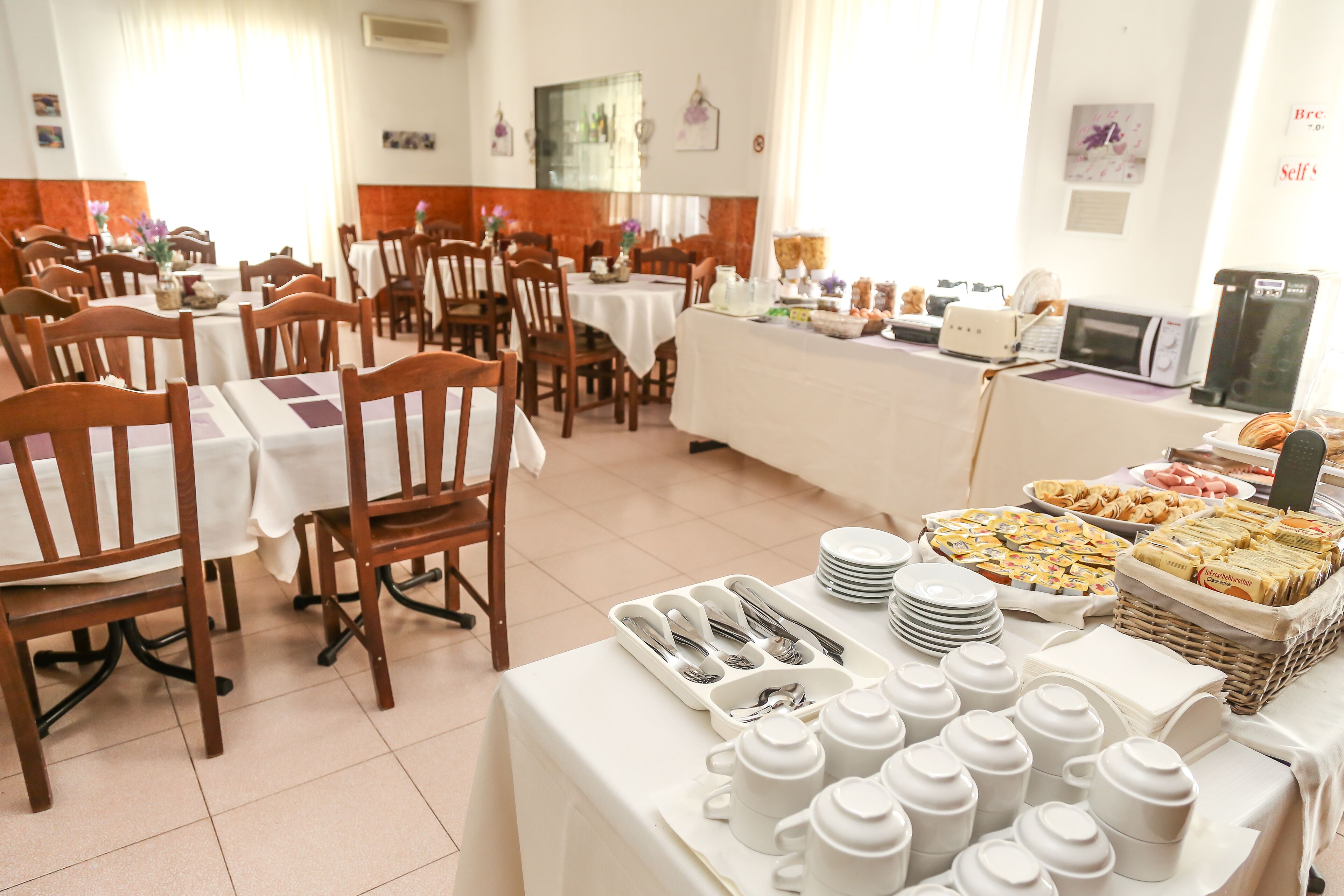 Breakfast area