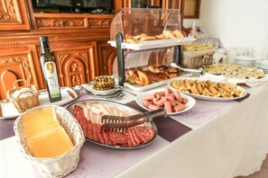 Desayuno estilo bufé