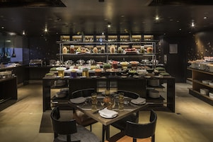 Daily buffet breakfast for a fee