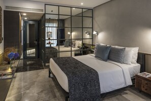 1 bedroom, premium bedding, minibar, in-room safe