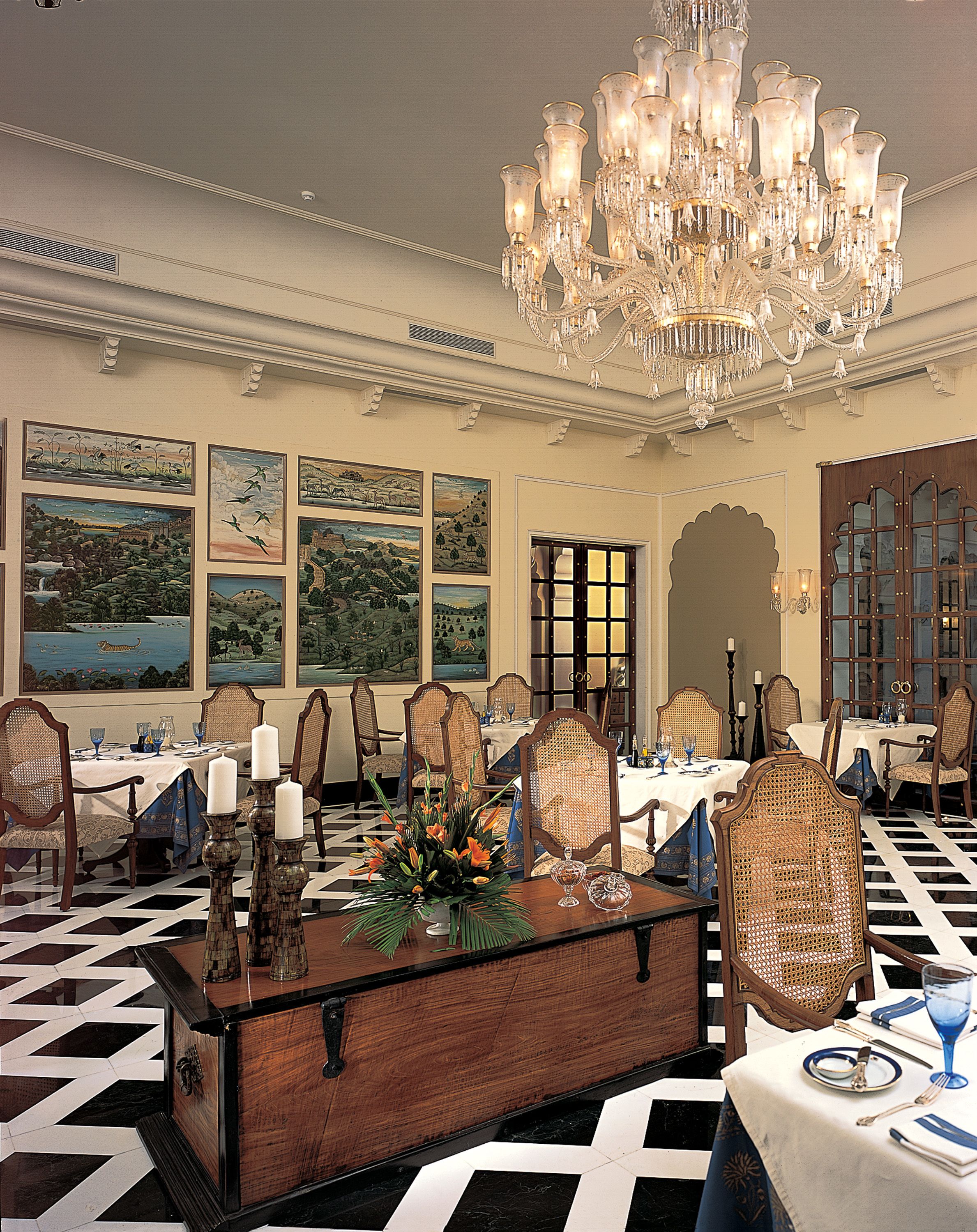 lunch, dinner served; local and international cuisine, al fresco dining