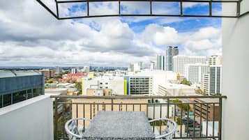 Appartement Deluxe, 1 grand lit et 1 canapé-lit, balcon, vue ville | Balcon