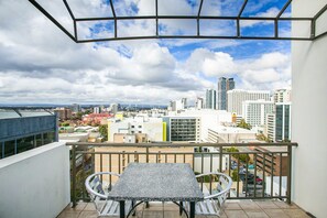 Deluxe Apartment, 1 Queen Bed with Sofa bed, Balcony, City View | Balcony