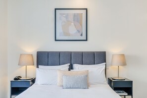 Desk, soundproofing, iron/ironing board, cots/infant beds - All Suites Perth (Perth)