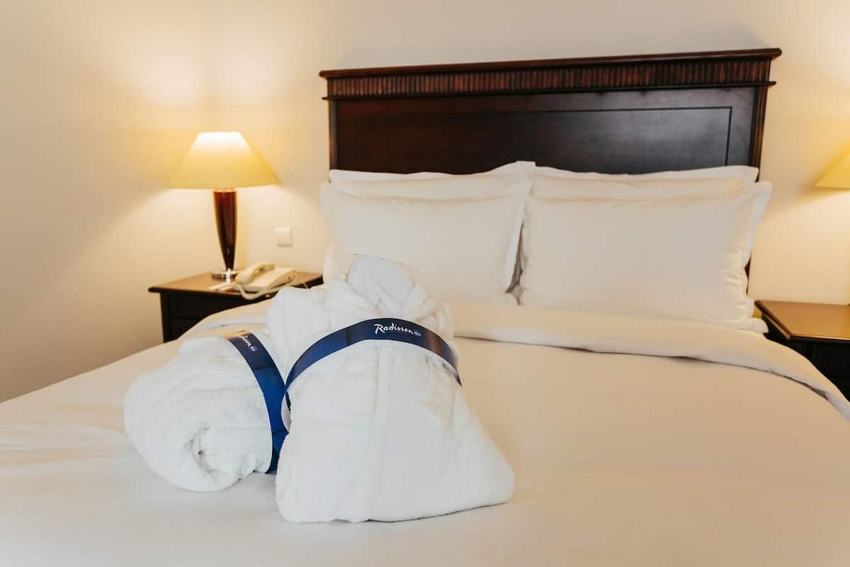 Hypo-allergenic bedding, minibar, in-room safe, desk