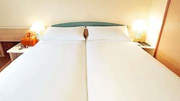 Standard Room, 2 Twin Beds | Hypo-allergenic bedding, desk, laptop workspace, blackout drapes