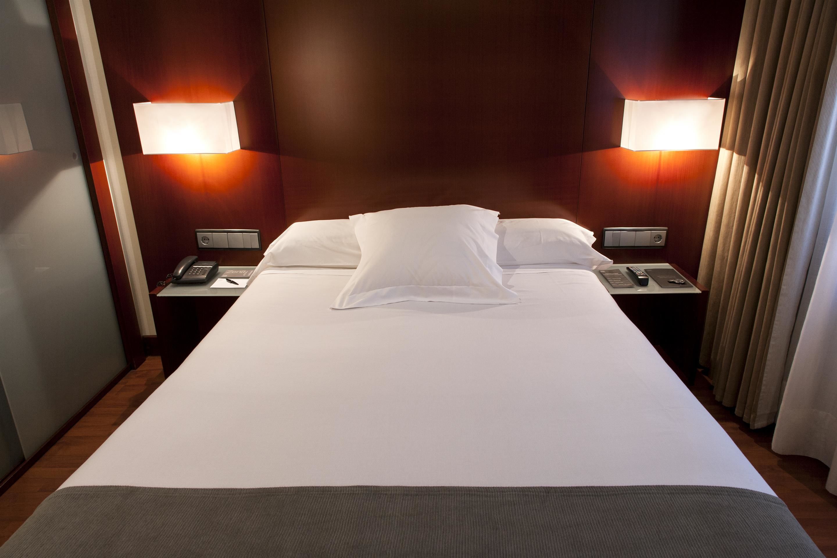 standard double room single use | 1 bedroom, minibar, in-room safe, desk