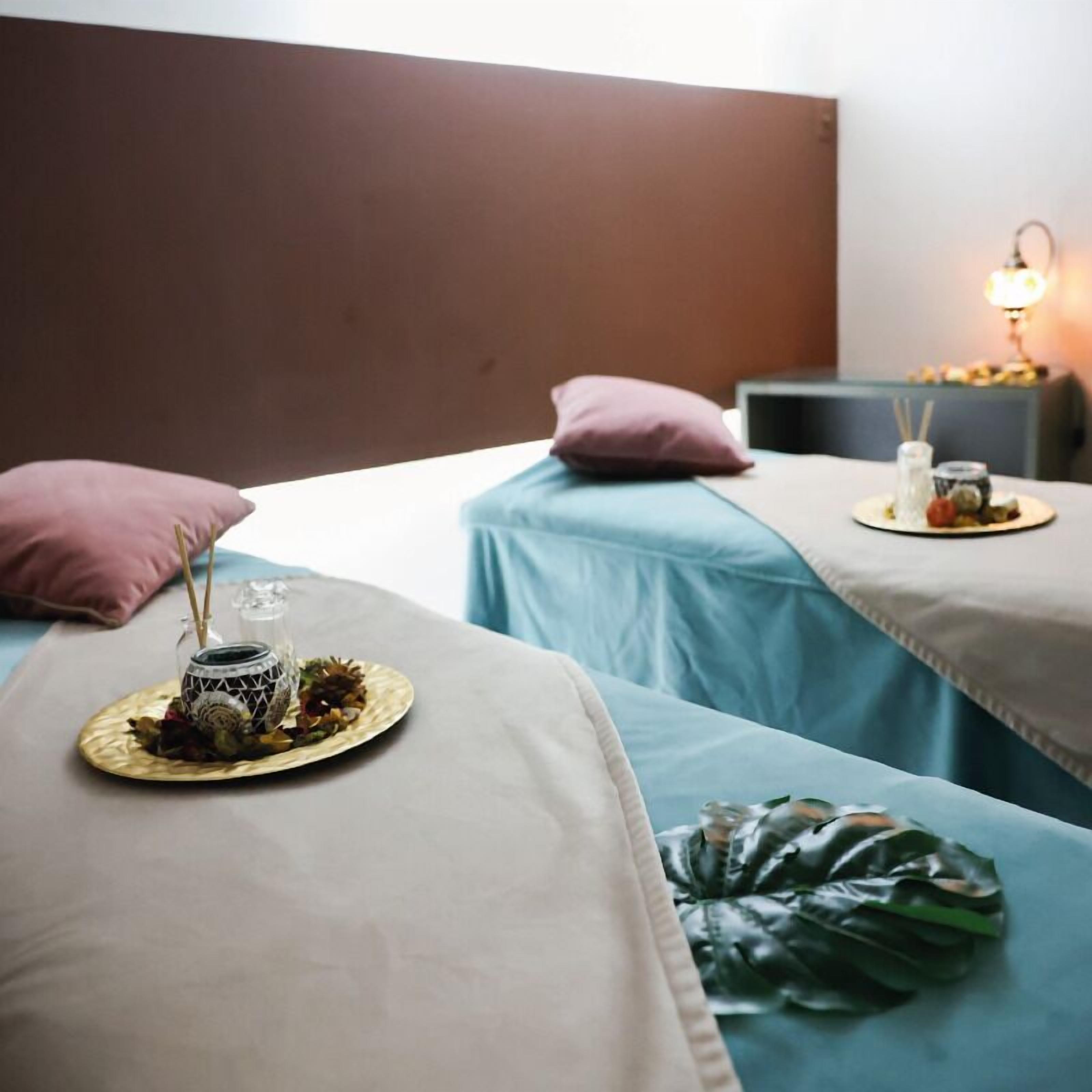 2 treatment rooms, massages