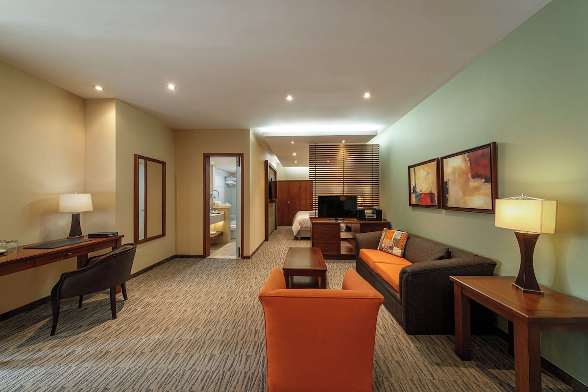 Club Suite, 1 Bedroom (High Floor)