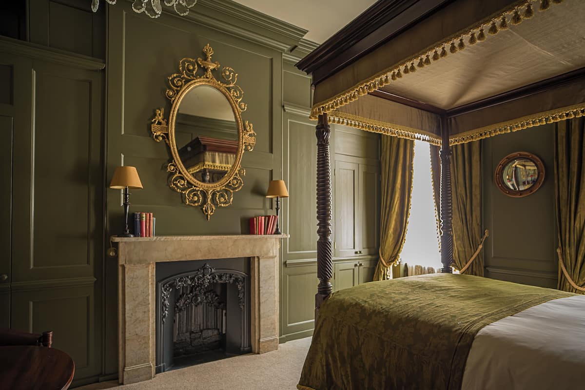 Luxury Room | Premium bedding, minibar, in-room safe, desk