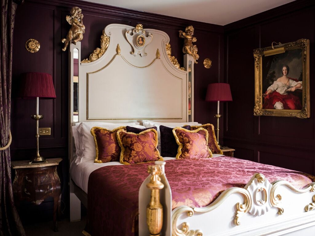 주니어 스위트, 킹사이즈침대 1개 | 고급 침구, 미니바, 객실 내 금고, 각각 다른 스타일의 인테리어