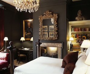 Chambre Deluxe, 1 très grand lit | 1 chambre, literie de qualité, minibar