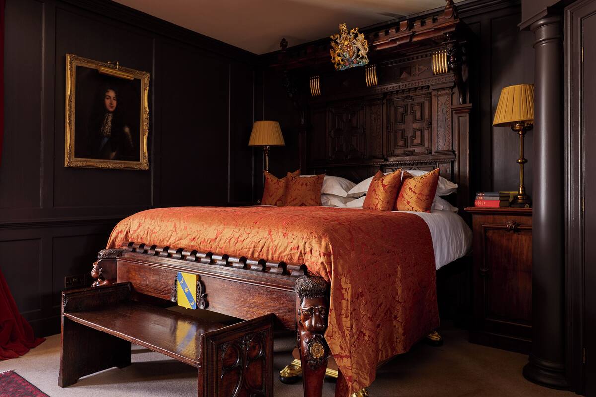 Suíte, 1 cama King | Roupas de cama premium, frigobar, cofres nos quartos, escrivaninha