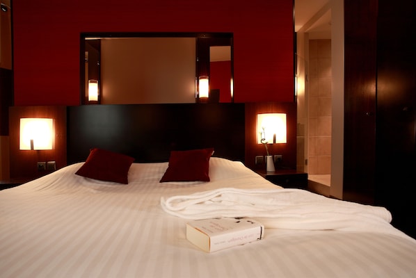 Deluxe Double Room | Premium bedding, in-room safe, free cots/infant beds, free WiFi