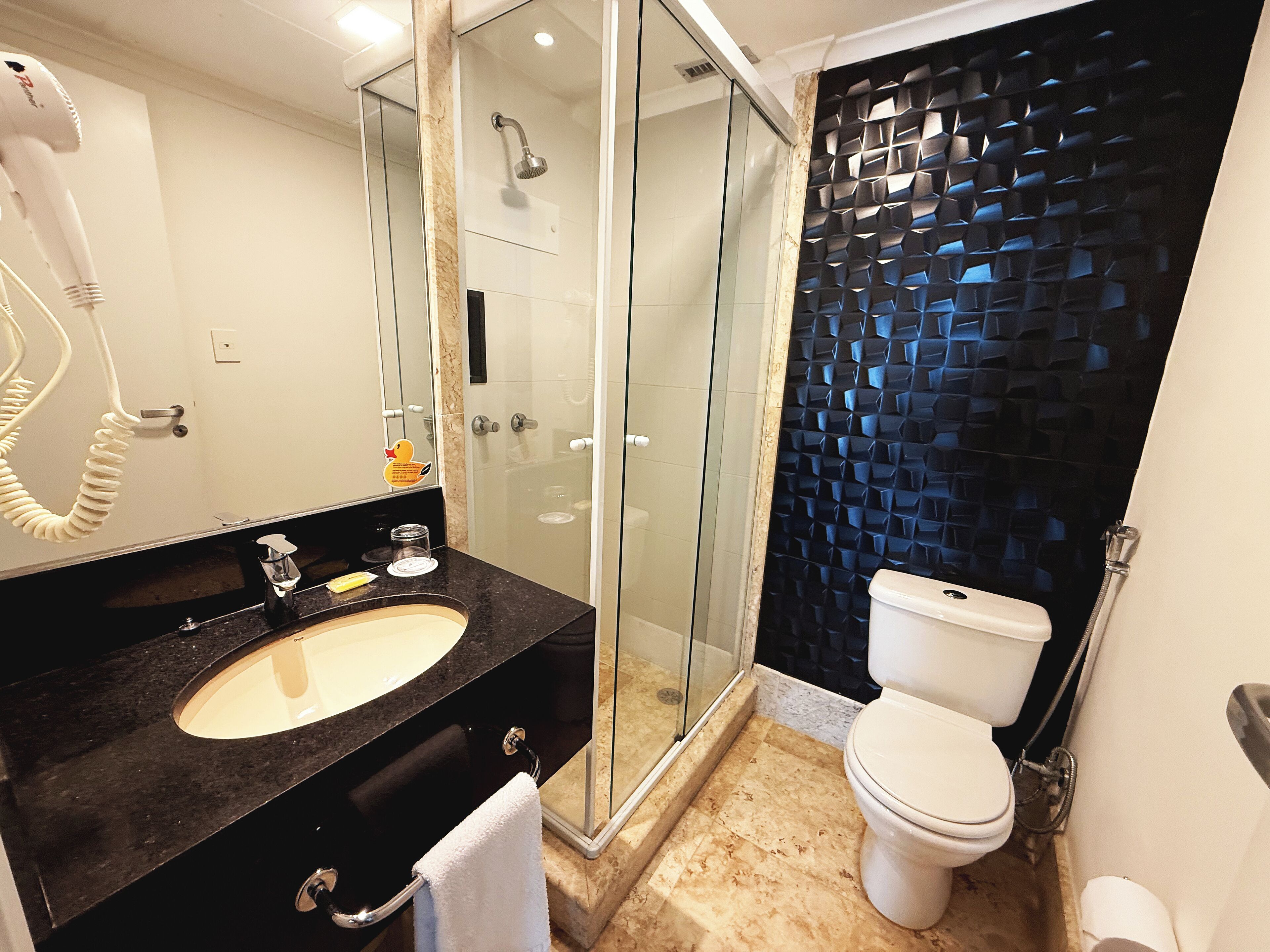 executive suite | bathroom | shower, free toiletries, hair dryer, towels
