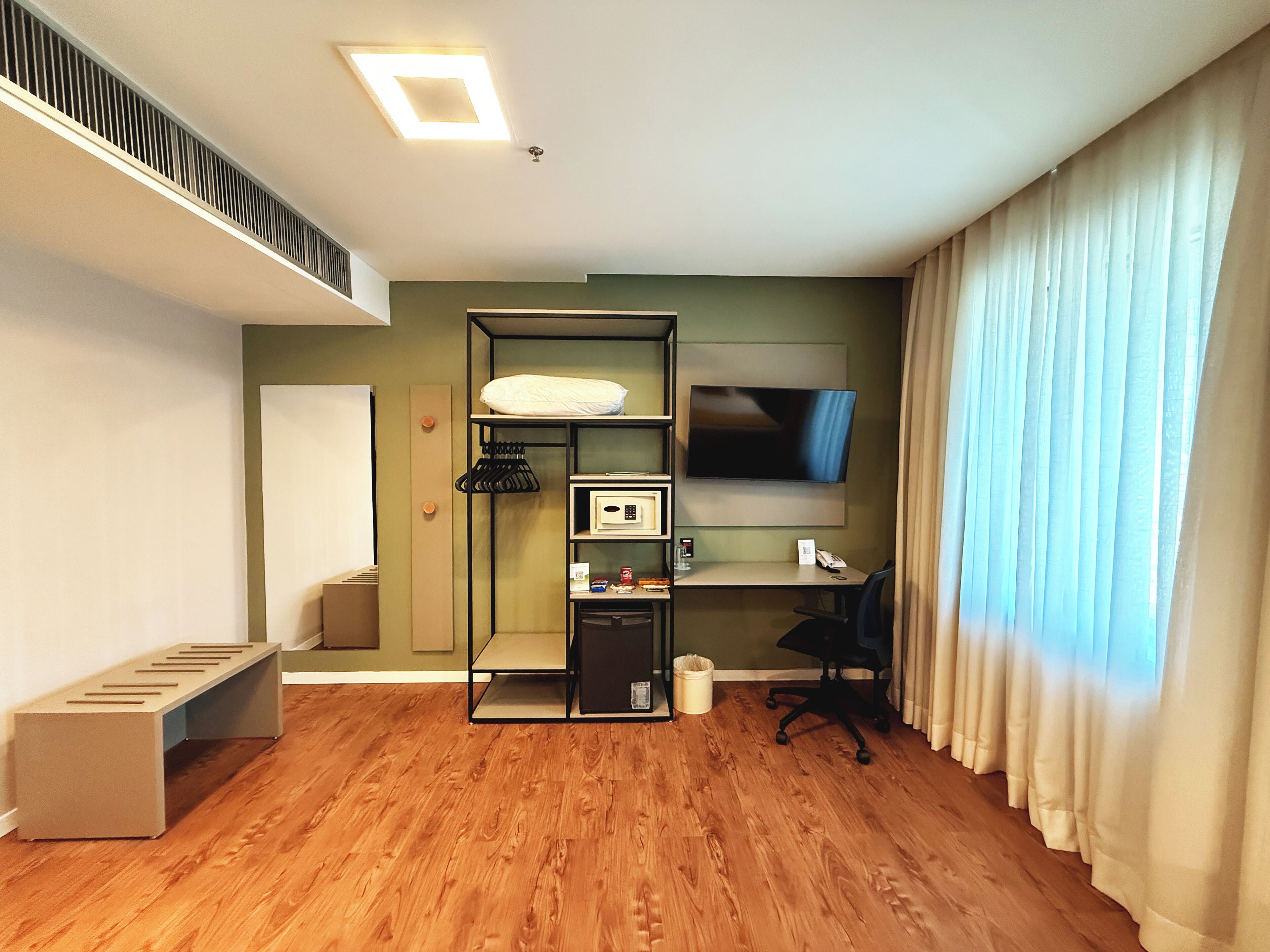 1 bedroom, minibar, in-room safe, desk