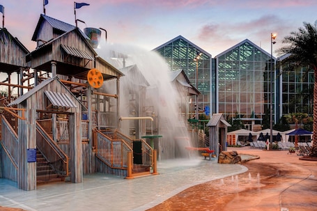 3 outdoor pools, cabanas (surcharge), pool umbrellas