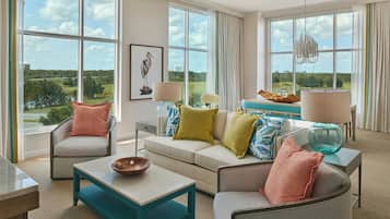 Suite – deluxe, 1 soverom | Allergitestet sengetøy, safe på rommet og individuelt dekorert