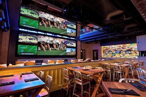 2 bars/lounges, sports bar