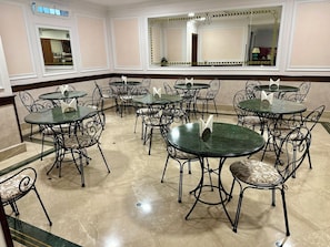 Free daily buffet breakfast - Hotel Principe Di Piemonte (Rome)