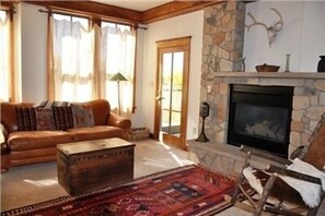 Living area - Silver Star Telluride Condominiums (Telluride)