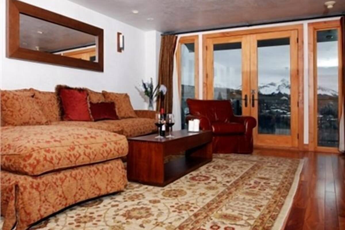 4 Bedroom Condo Mountain Village | Living room