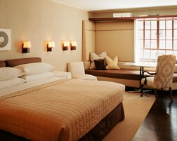 Luxury Room, 1 King Bed | Frette Italian sheets, premium bedding, down comforters, pillowtop beds