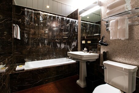 City Club Hotel - Image 19