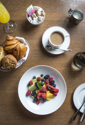 Free daily continental breakfast