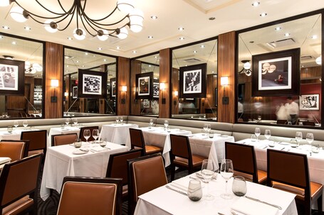 City Club Hotel - Image 15