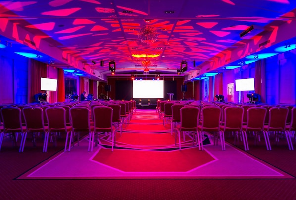 In-room business centre